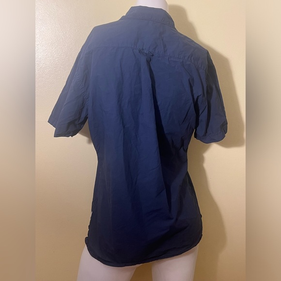 Orlebar Brown sophisticated casual apparel, apt for the beach and beyond. - Picture 4 of 8